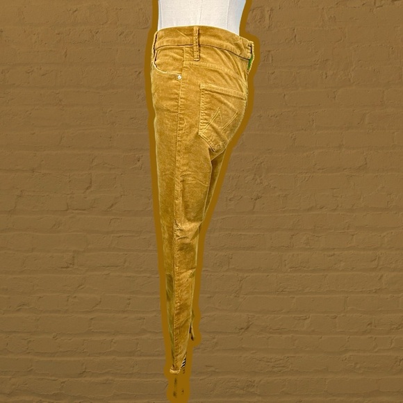 MOTHER Denim ‘High Waisted Looker Ankle Chew’ Corduroy Pant in “Okra” Size 24 - Picture 8 of 16